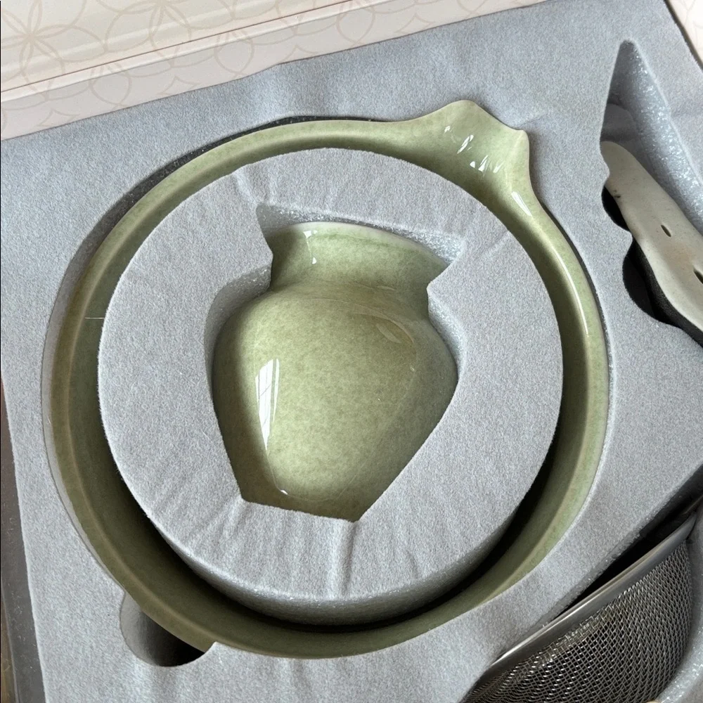 Brand New Matcha Whisk Set 8-Piece Japanese Tea Ceremony Kit Ceramic Bamboo